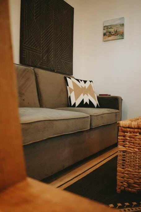 Agave Tiny House At Cactus Flower-Hot Tub-Pet Friendly-No Pet Fees! Albuquerque Exterior photo